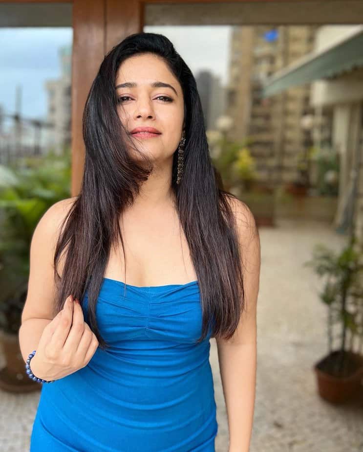 poonam bajwa- updatenews360