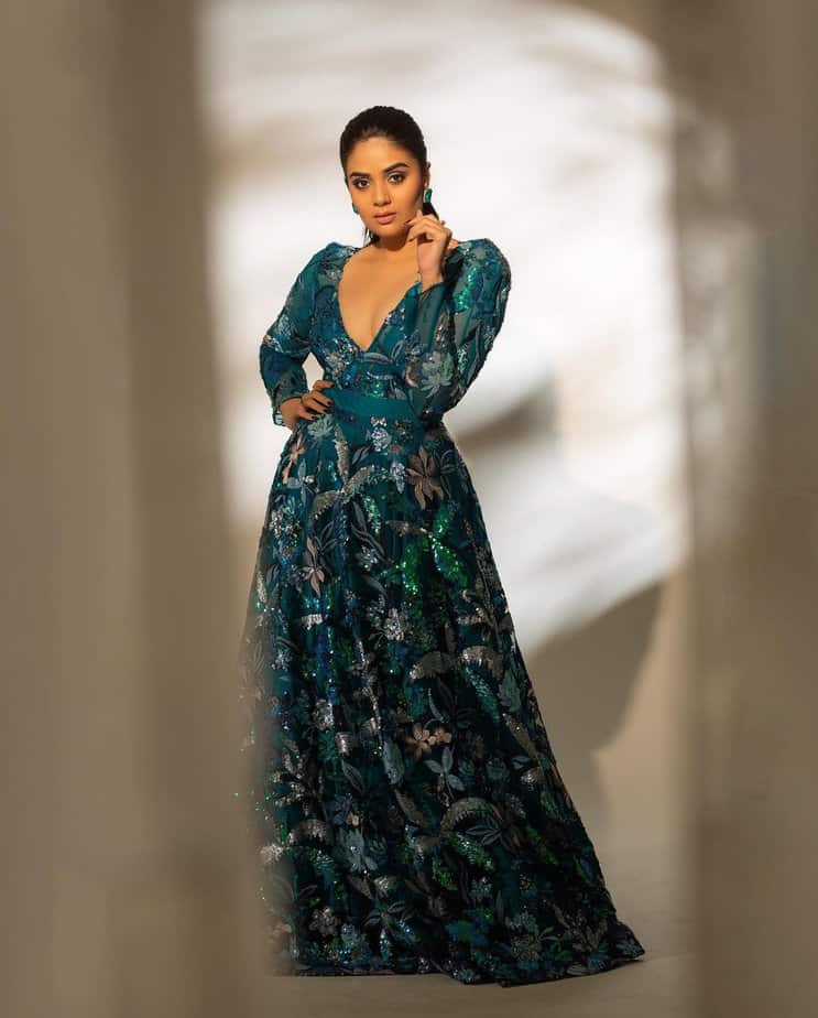 sreemukhi - updatenews360