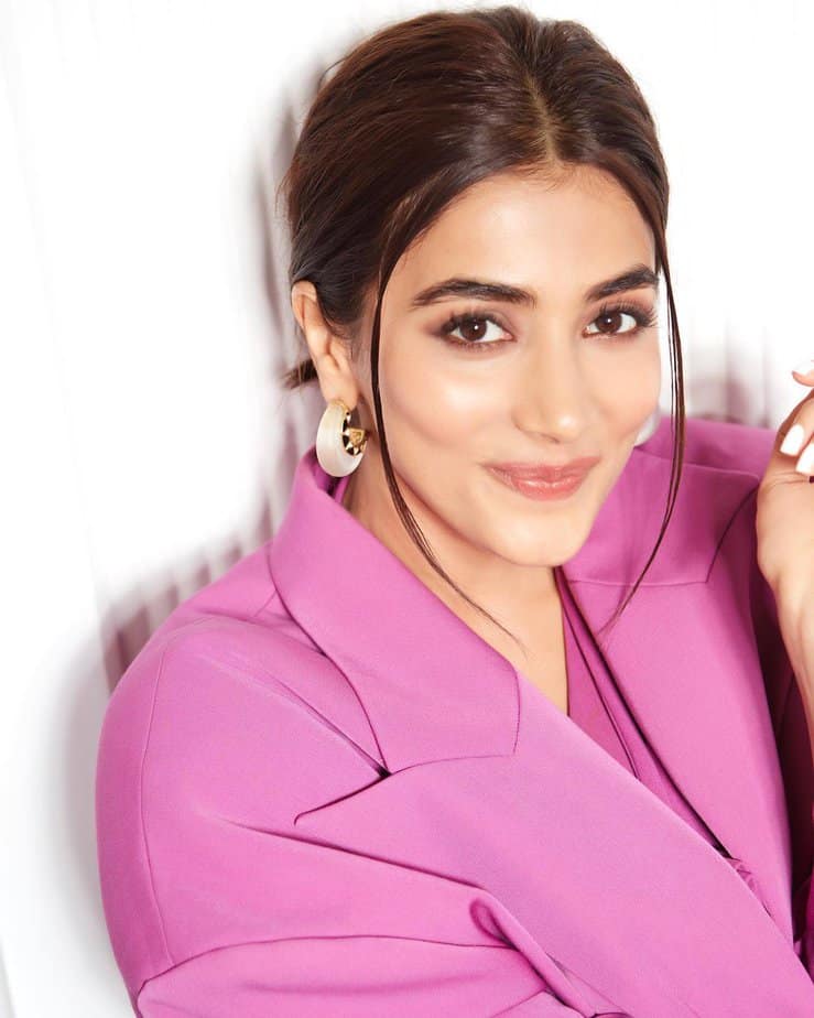 pooja hegde - updatenews360.jpg 1