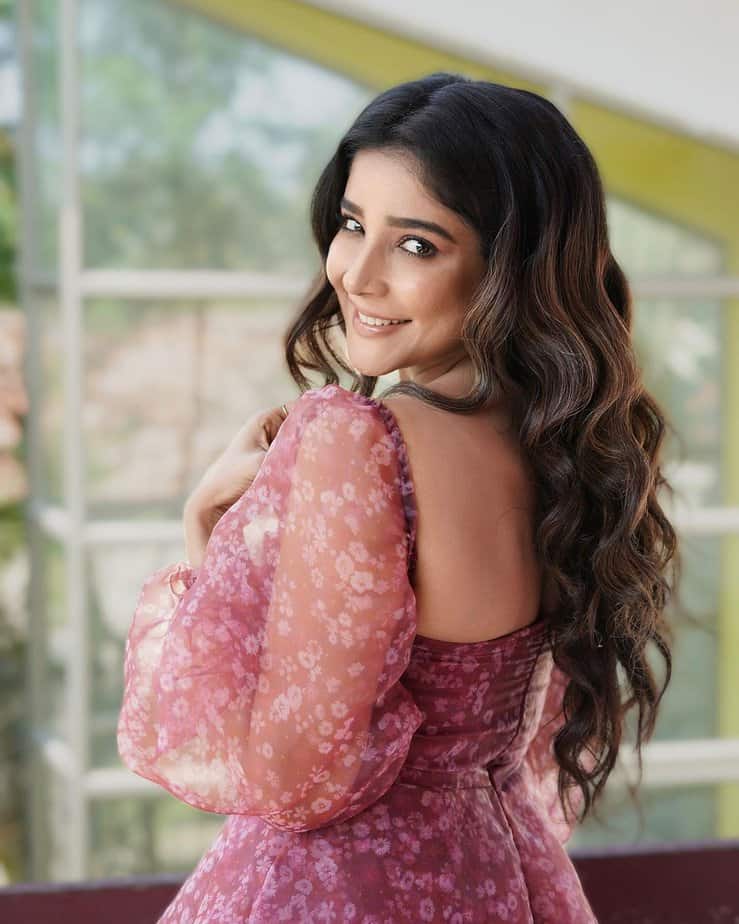 sakshi agarwal - updatenews360