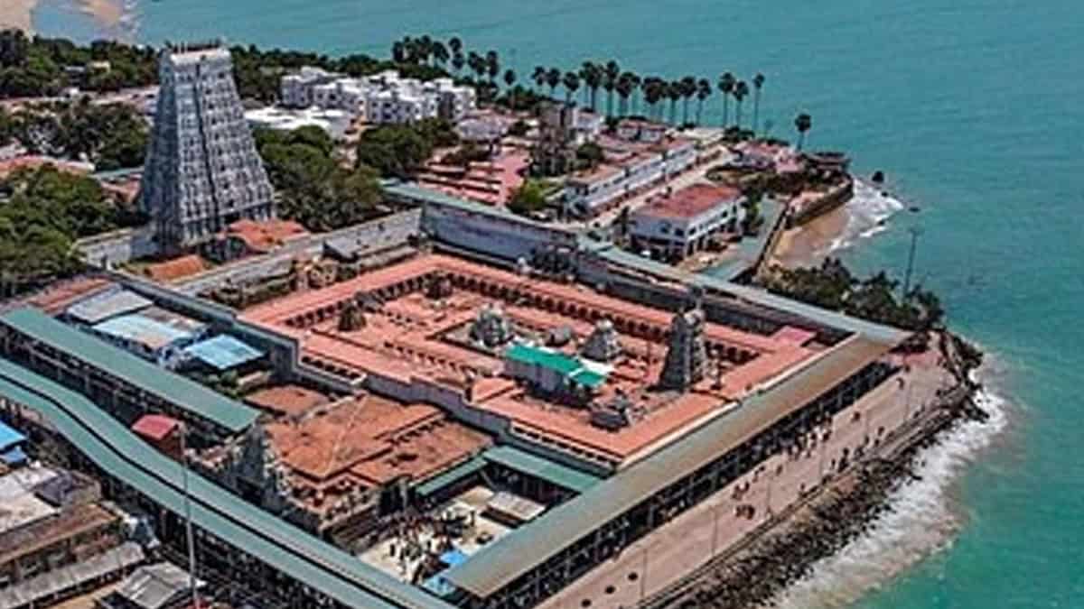 TIRUCHENDUR TEMPLE SEA VIEW